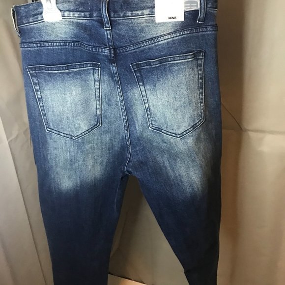 Roman Skinny Jeans - Medium Wash size 32 - Picture 3 of 7